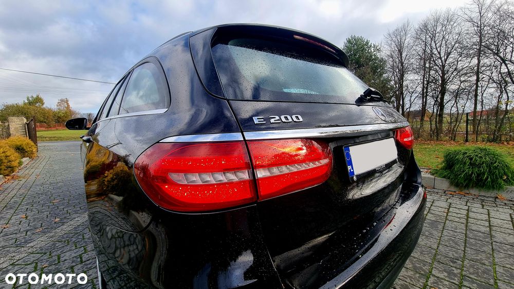 Mercedes-Benz Klasa E 200 9G-TRONIC - 8