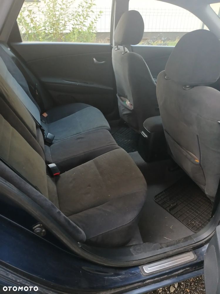 Nissan Primera 1.8 Visia + - 9