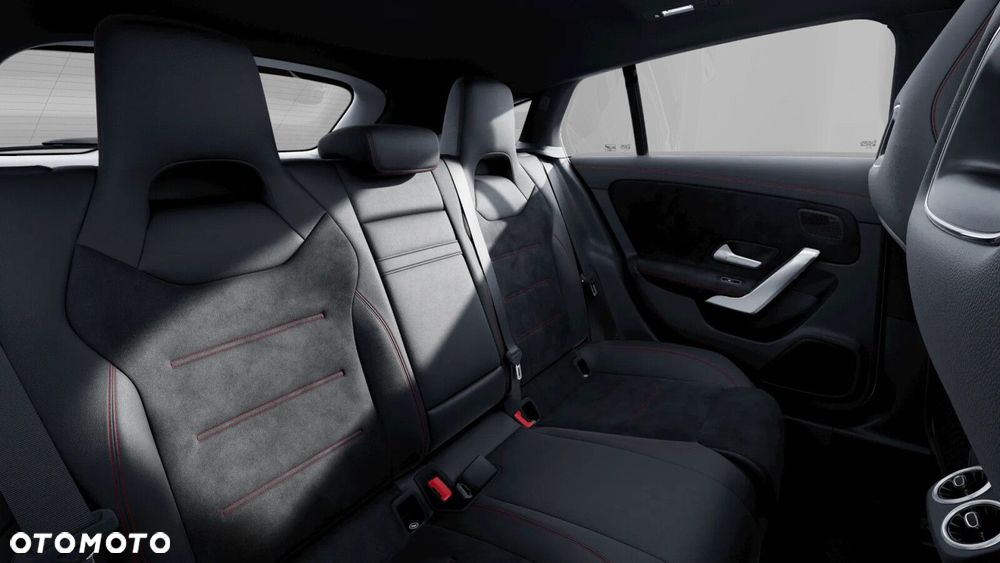 Mercedes-Benz CLA 250 4-Matic AMG Line 7G-DCT - 22