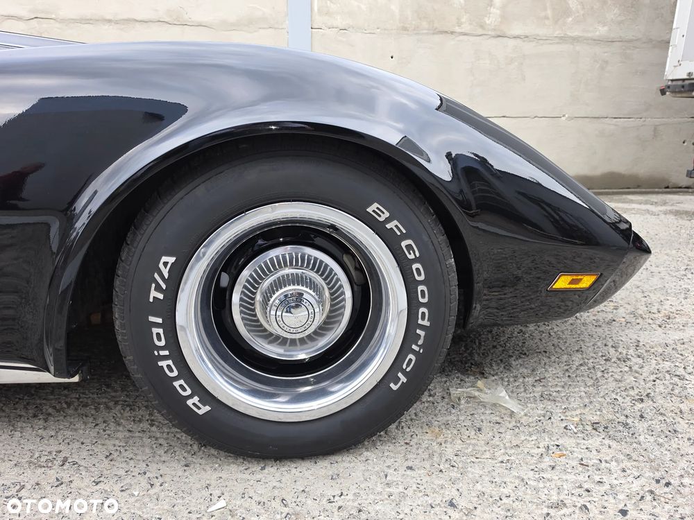 Chevrolet Corvette - 16
