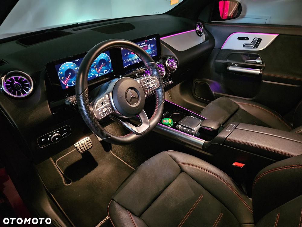 Mercedes-Benz GLA - 26