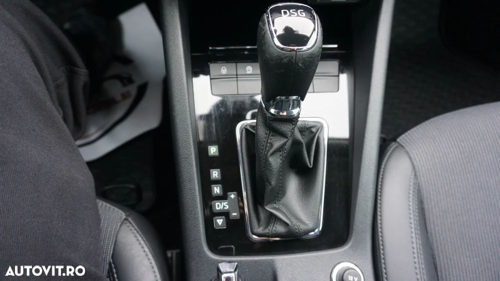 Skoda Octavia Combi 1.6 TDI DSG Premium Edition - 25