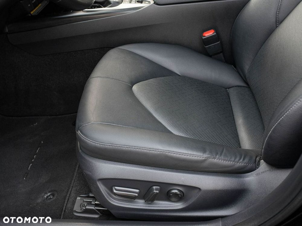Toyota Camry - 11