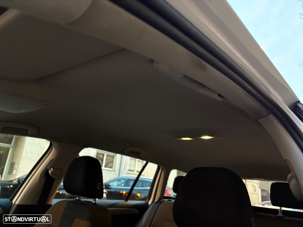 VW Golf Variant 1.6 TDi BlueMotion Confortline - 22