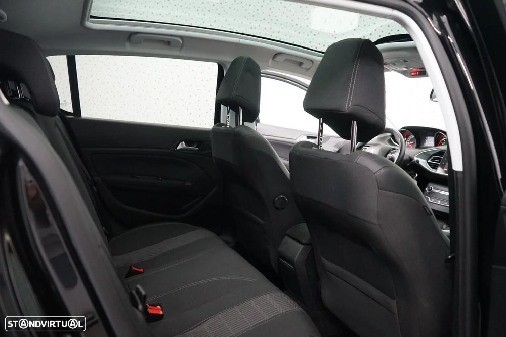 Peugeot 308 1.2 PureTech Allure Pack - 36