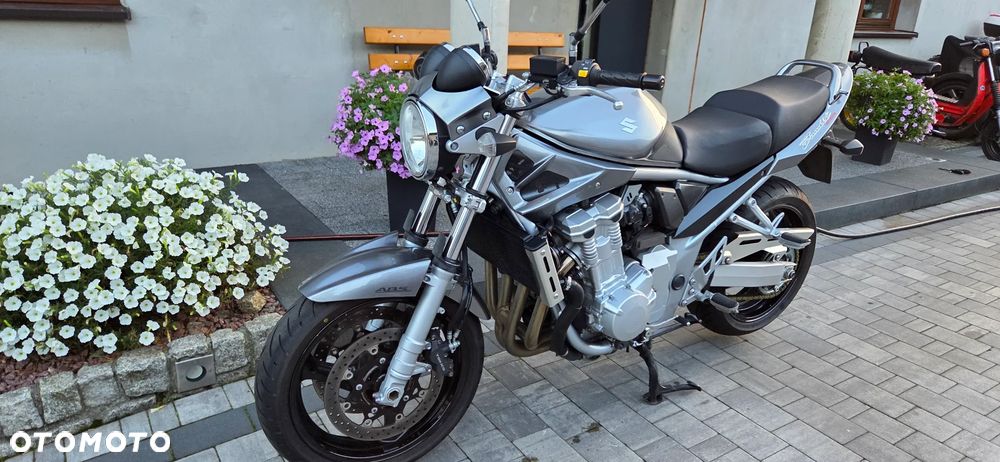 Suzuki Bandit - 10