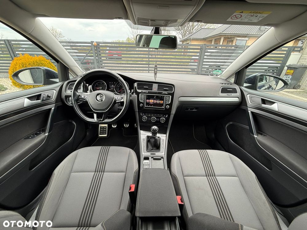 Volkswagen Golf 1.6 TDI BlueMotion Technology Allstar - 24