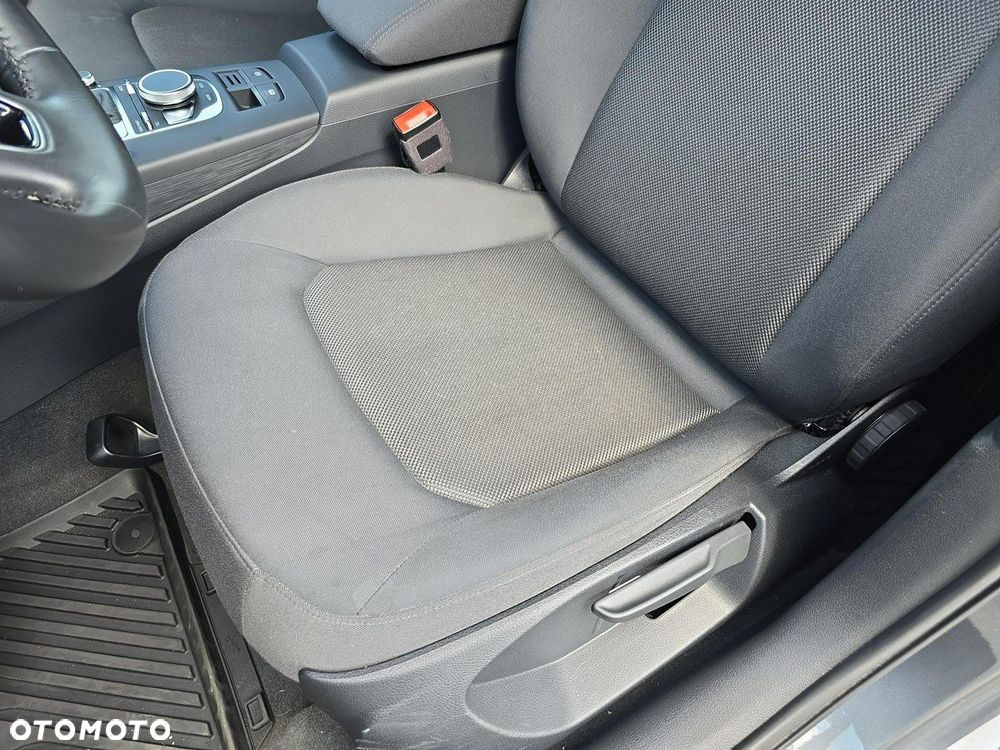 Audi A3 Sportback 35 TFSI S tronic - 12