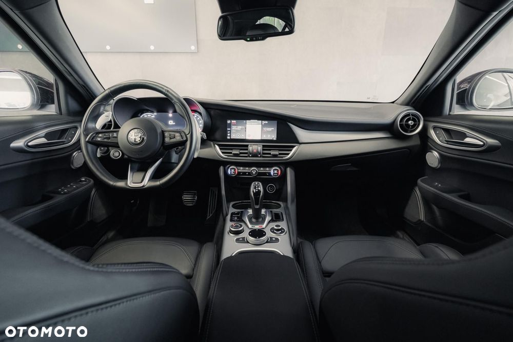 Alfa Romeo Giulia 2.0 Turbo Veloce Q4 - 11
