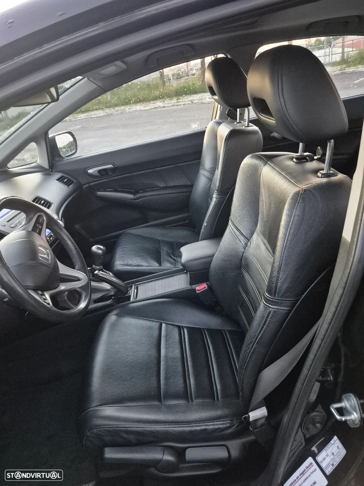 Honda Civic 1.8 ES - 16