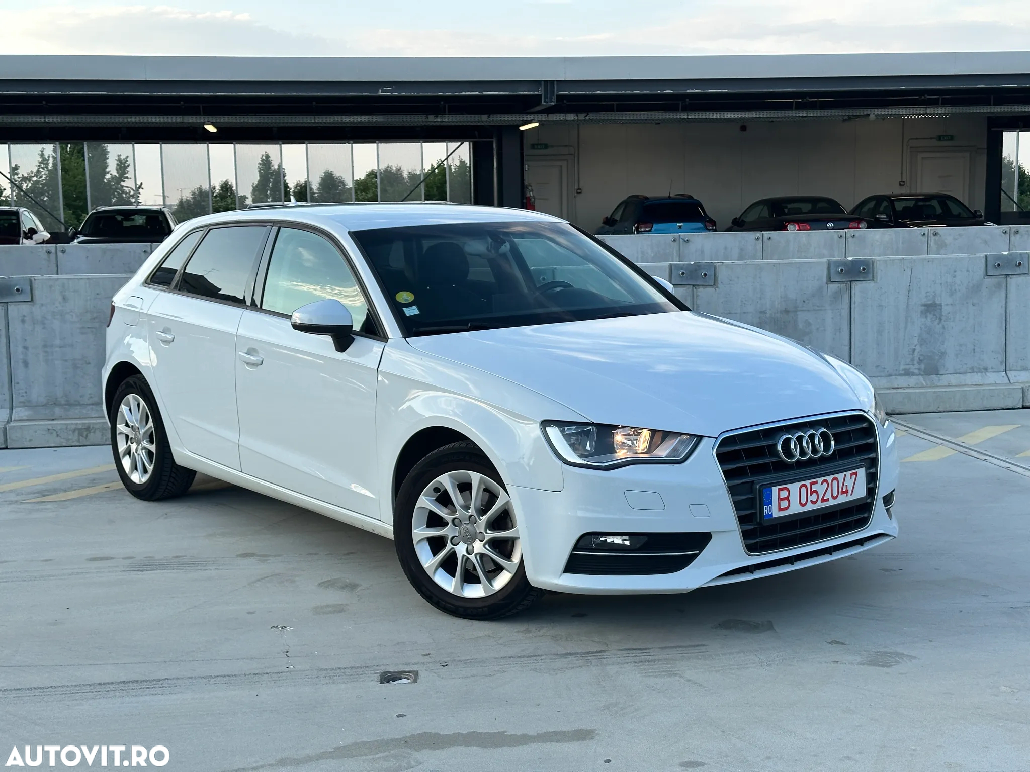 Audi A3 1.6 TDI Sportback S tronic design - 2
