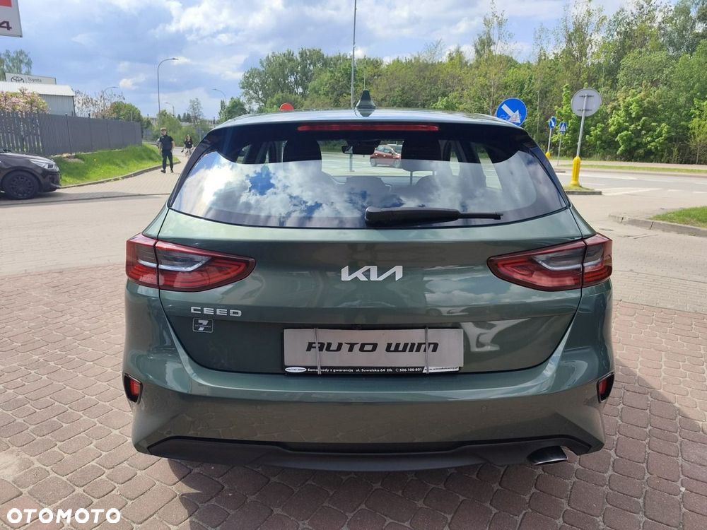 Kia Ceed - 11