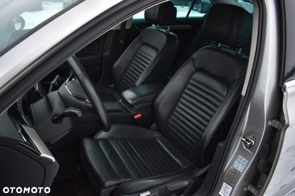 Volkswagen Passat 2.0 TDI DSG BlueMotion Technology R-Line - 7