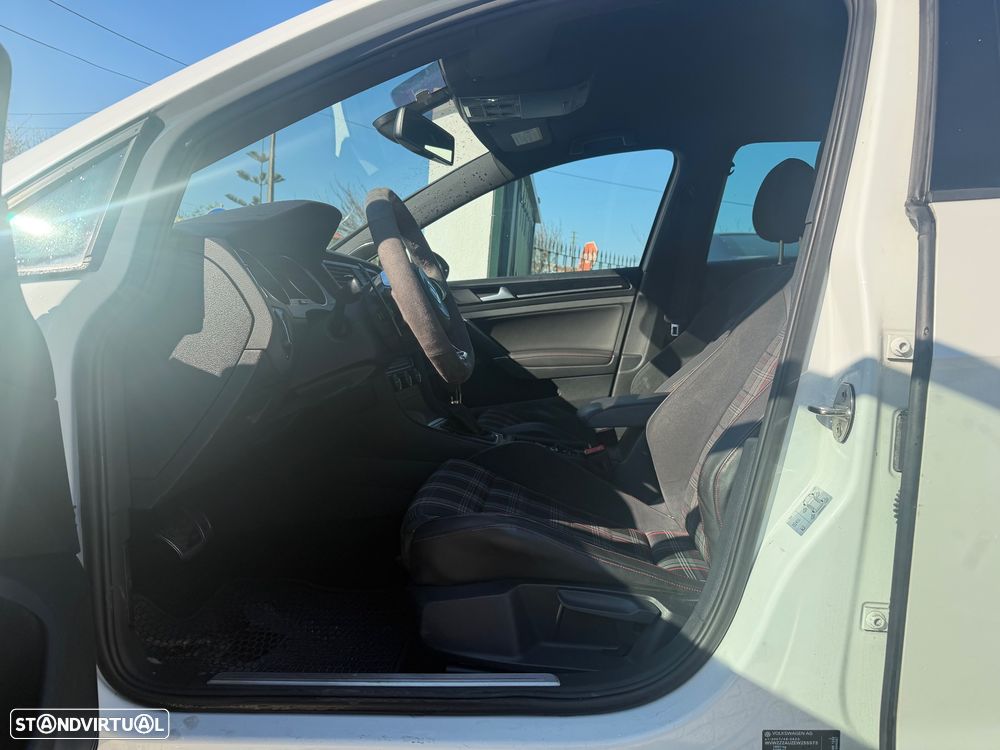 VW Golf 2.0 TSi GTi DSG - 4
