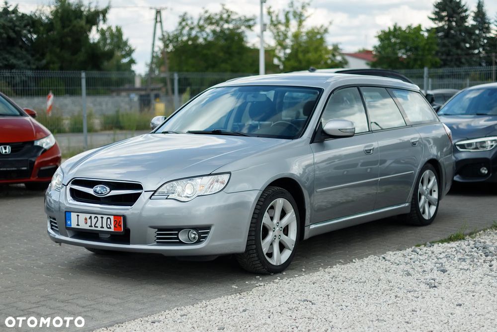Subaru Legacy Kombi 3.0R Automatik - 1