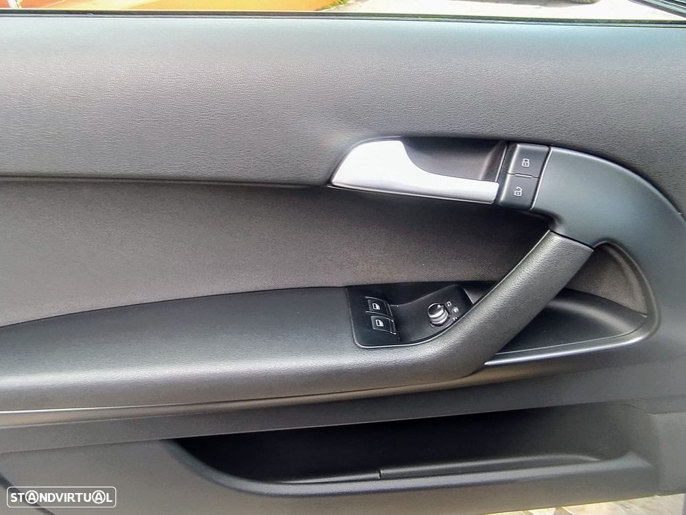 Audi A3 1.6 TDI DPF Attraction - 16