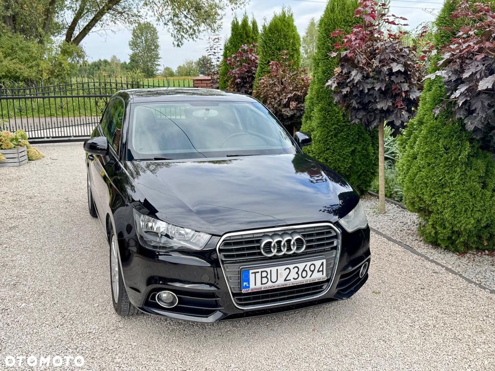 Audi A1 2010 photo 2
