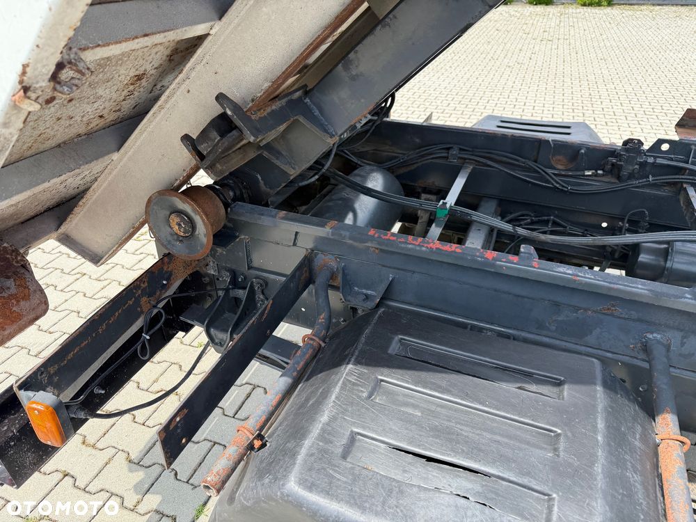 Nissan ATLEON 56.13 / HAKOWIEC / DMC 5600KG / TACHO TARCZKI / 49.000 KM ! ! ! / Z FRANCJI /  STAN BDB / / / - 16