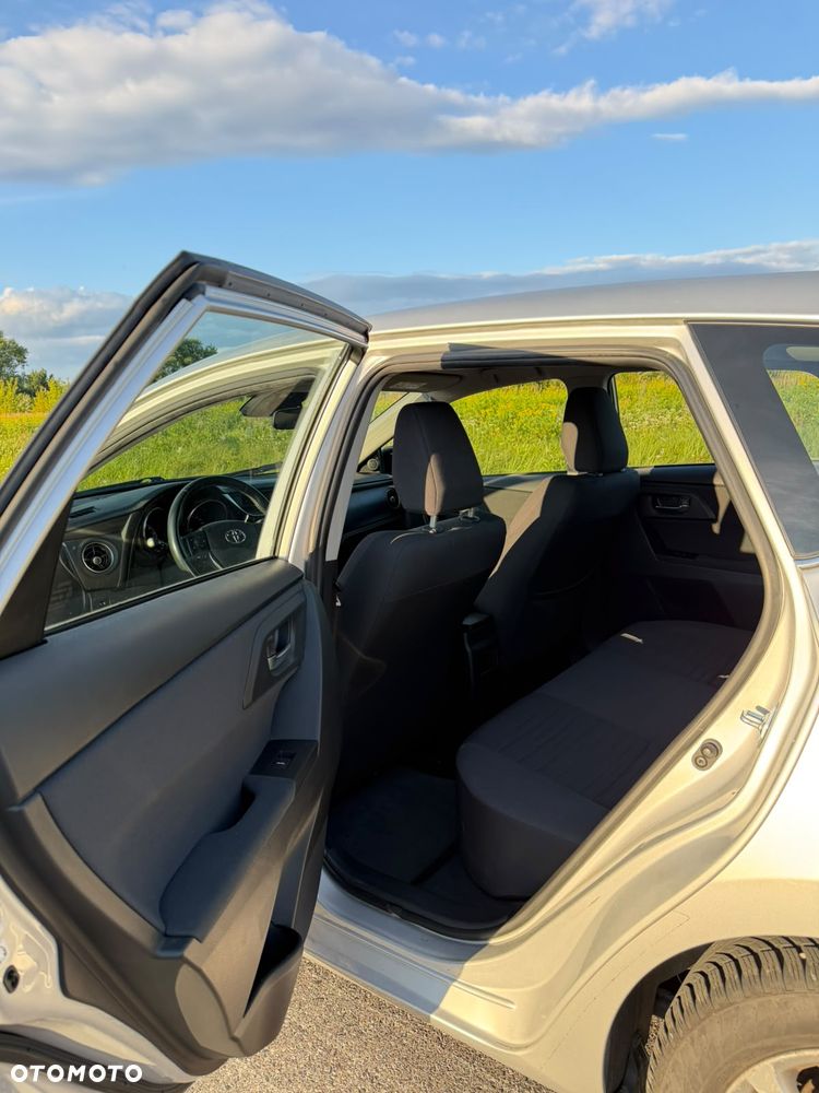 Toyota Auris 1.6 Classic Plus - 21