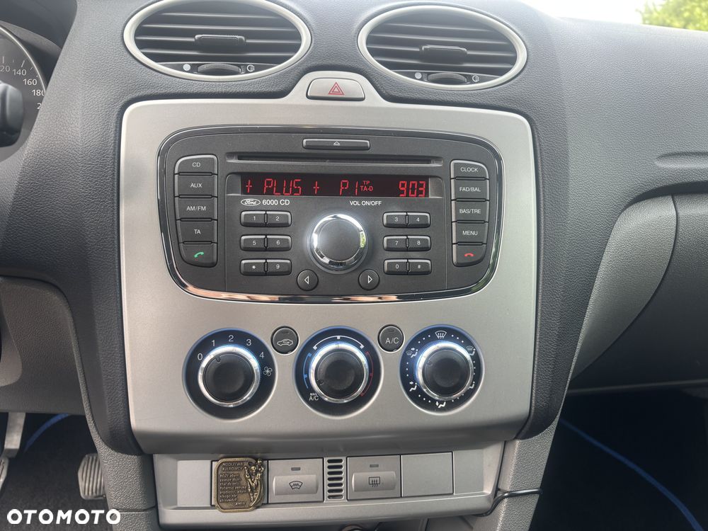 Ford Focus 1.6 16V Style - 19