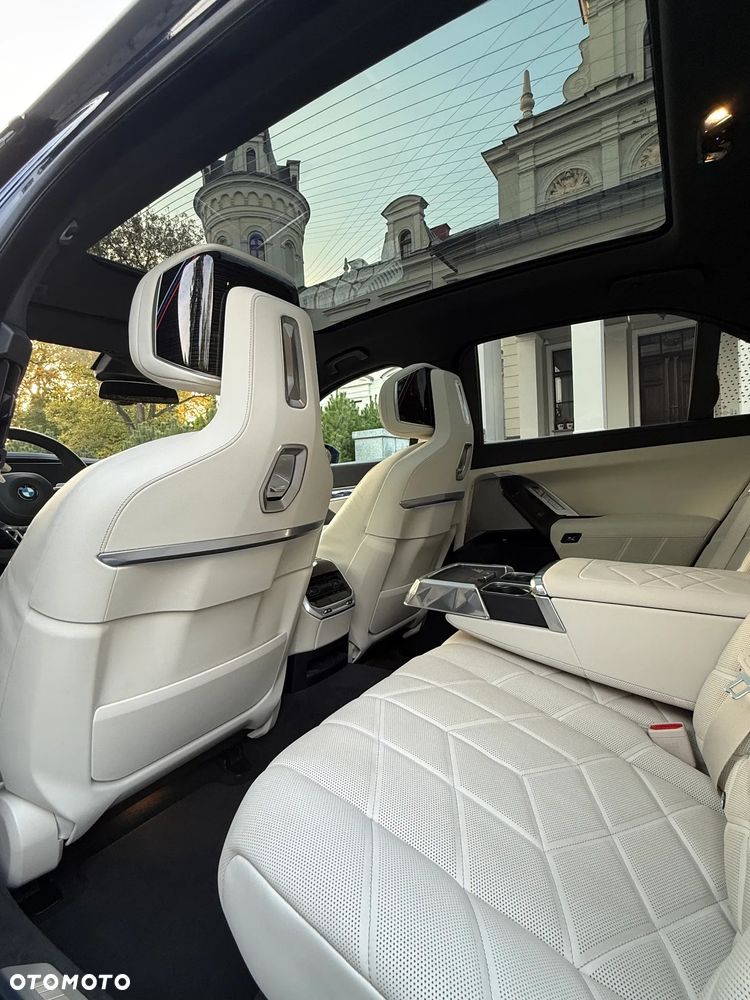 BMW Seria 7 - 30