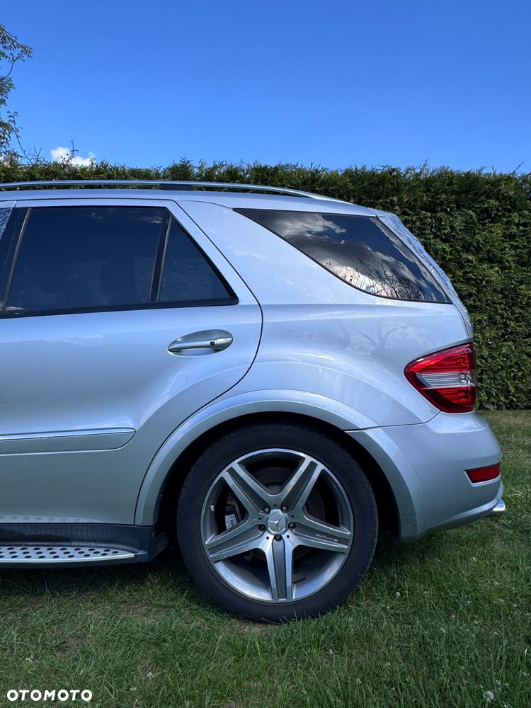 Mercedes-Benz ML 63 AMG 4-Matic - 12