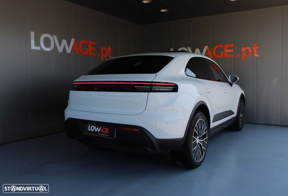 Porsche Macan Electric 4 - 19