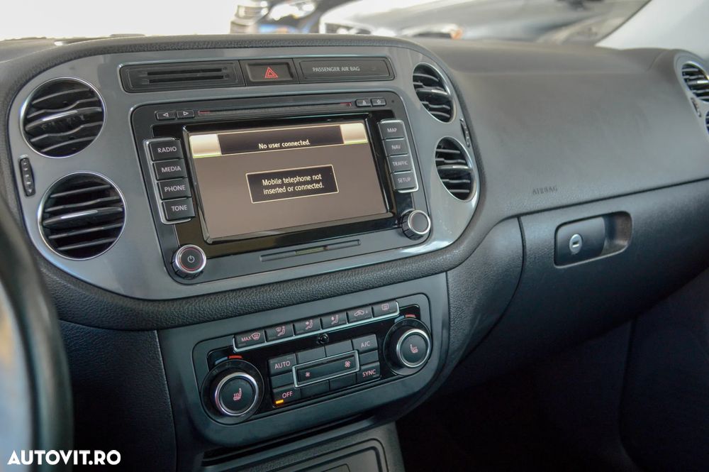 Volkswagen Tiguan 2.0 TDI DPF 4Motion BlueMotion Technology DSG Lounge Sport & Style - 13