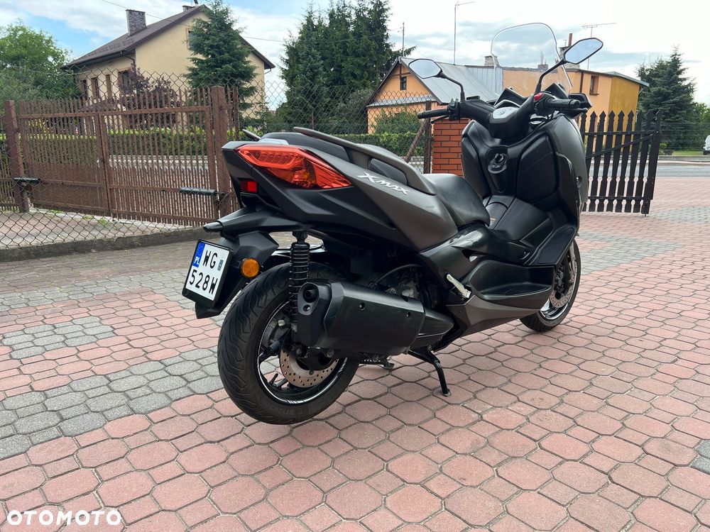 Yamaha X-max - 8