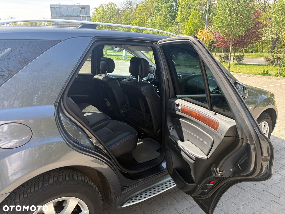 Mercedes-Benz ML 300 CDI 4Matic 7G-TRONIC DPF BlueEFFICIENCY - 13