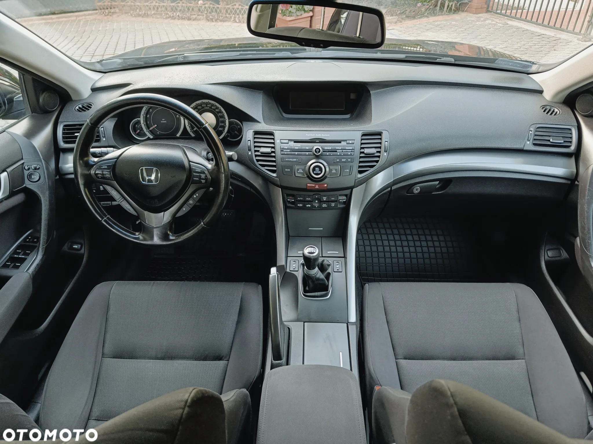 Honda Accord 2.0 Executive - 19
