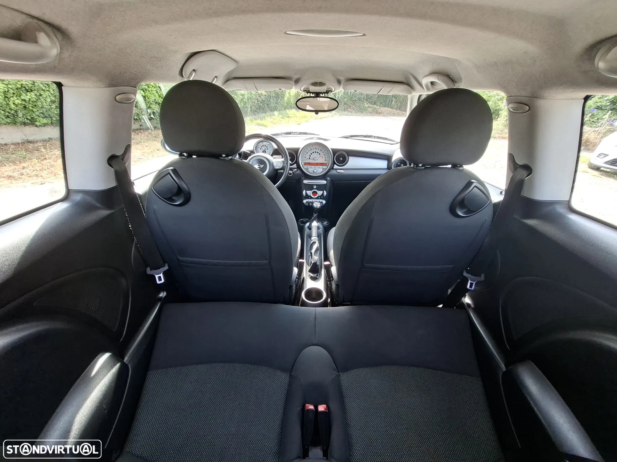 MINI 3 Portas Cooper D - 25