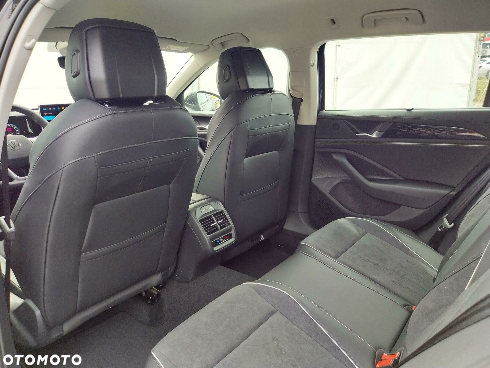 Volkswagen Passat - 18