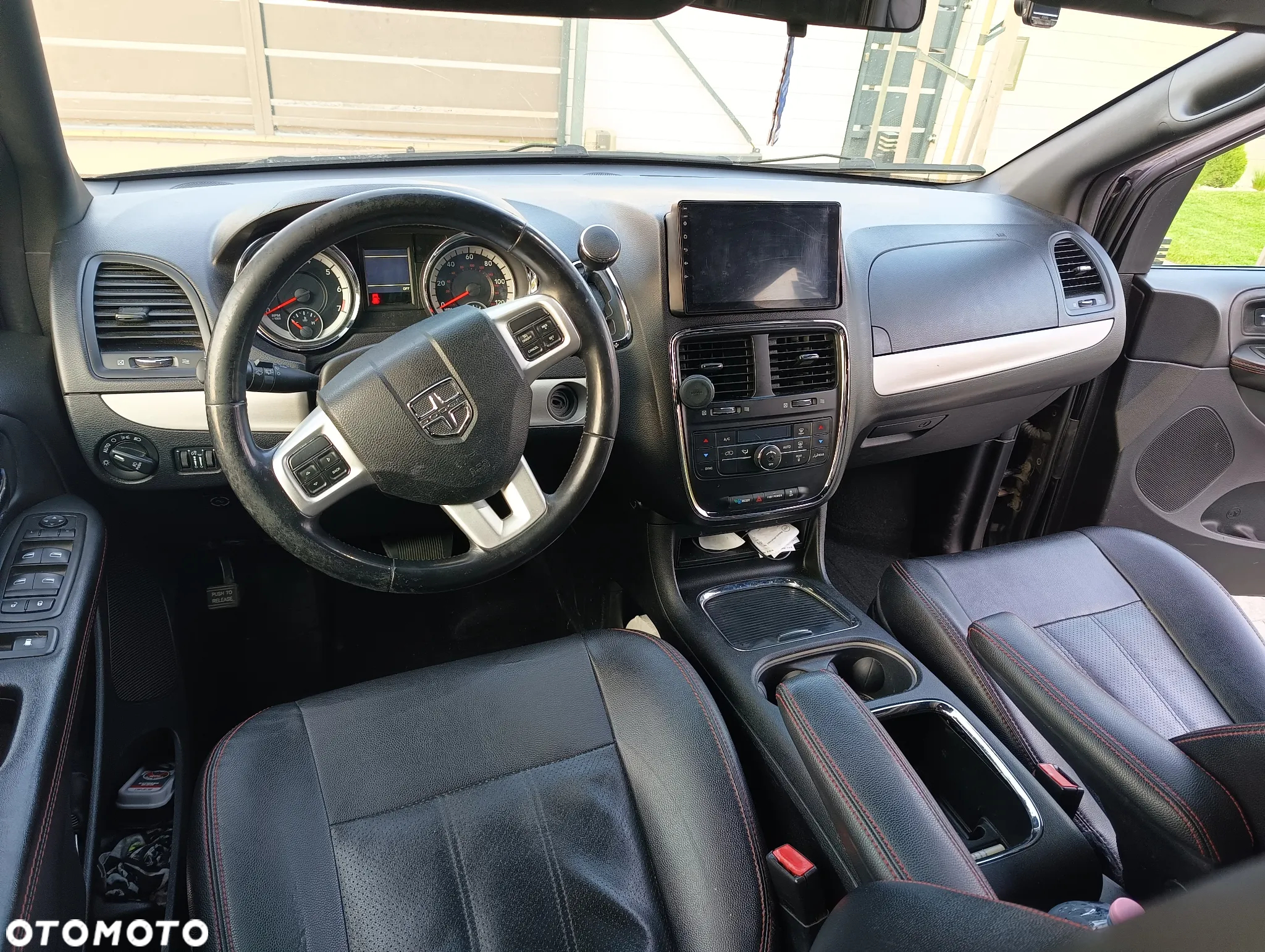 Dodge Grand Caravan - 8