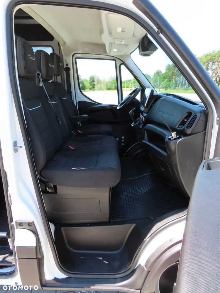 Iveco DAILY 35S18 DOKA Dubel Brygadowy MIXTO 7-Mio Os.+812 Kg Ład. POWER 3.0 HPI 180 KM Hi-Matic Automat L4H2 Rozstaw Osi 4100 mm WZMACNIANY FULL OPCJA Wyposażenia Gwarancja Fabryczna HAK 3500 KG Stan Auta Jak Z Salonu NOWY - 27