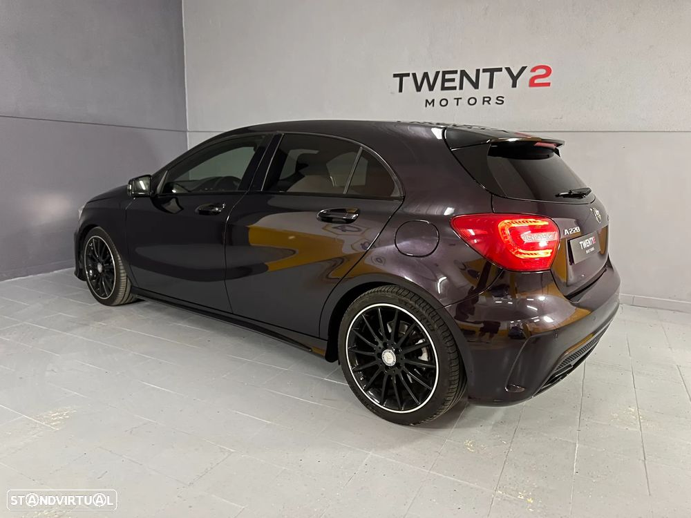 Mercedes-Benz A 220 d 7G-DCT AMG Line - 4