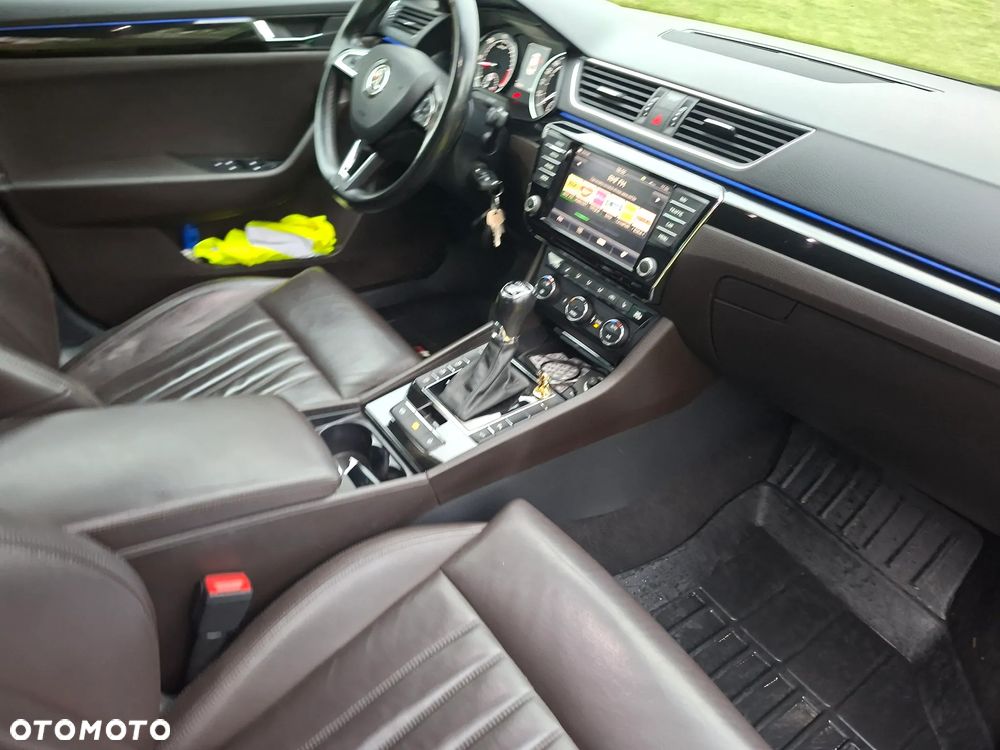 Skoda Superb 2.0 TDI L&K DSG - 6