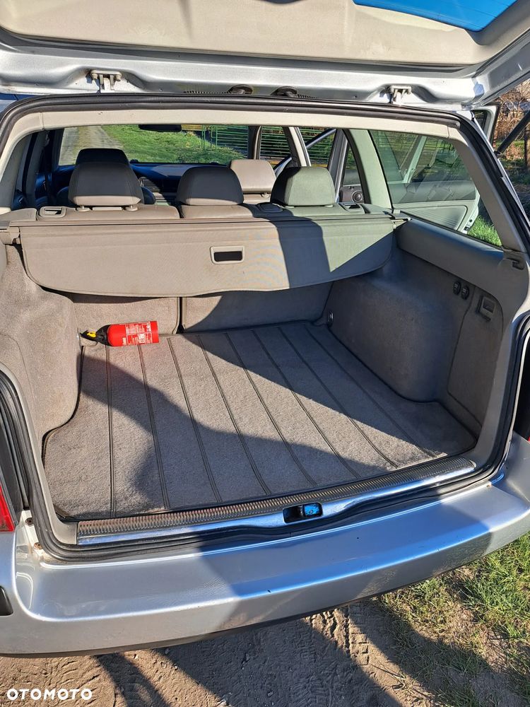 Volkswagen Passat 1.9 TDI Comfortline Tiptr - 9