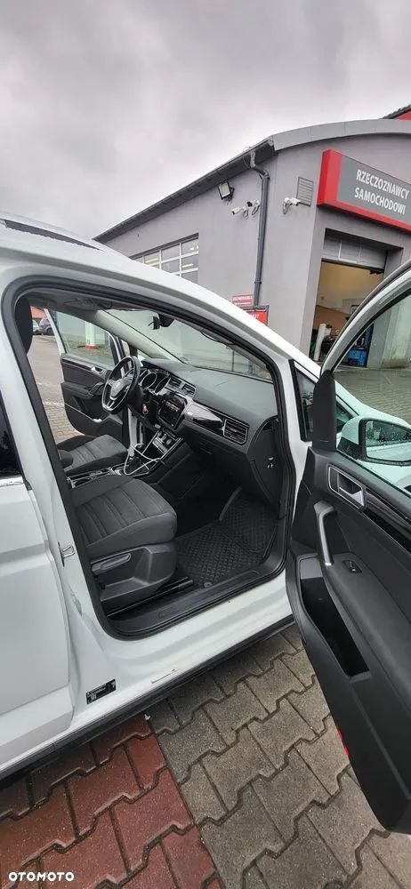 Volkswagen Touran - 4