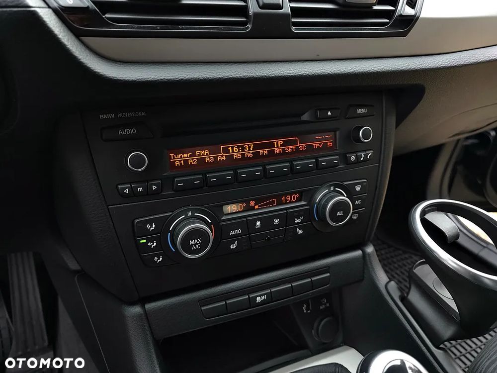 BMW X1 sDrive18i xLine - 34