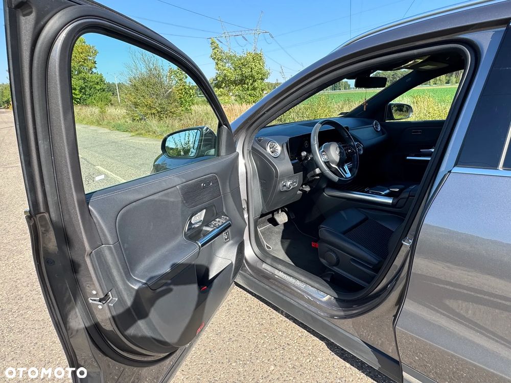 Mercedes-Benz GLA - 12