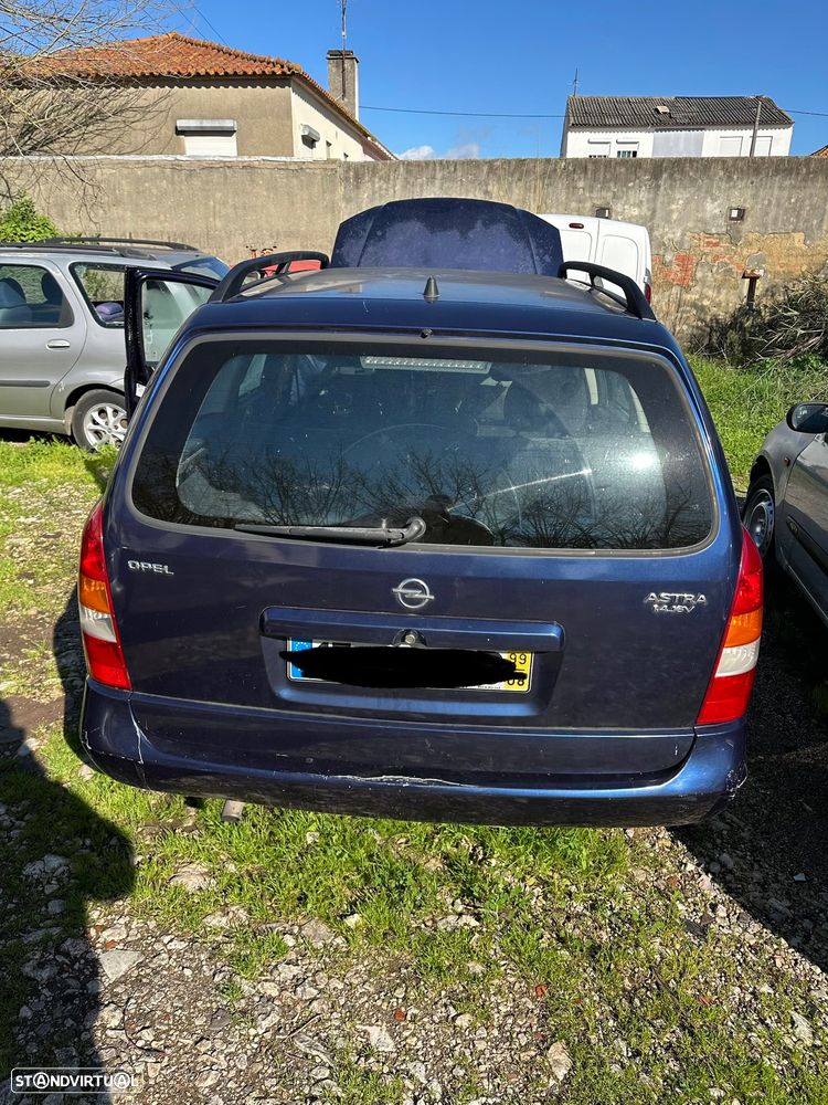 Opel Astra 1.4i 16V Family - 10