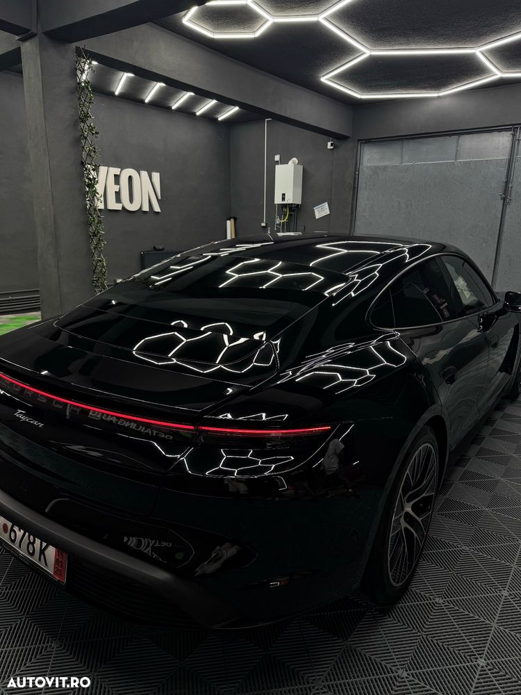 Porsche Taycan - 3
