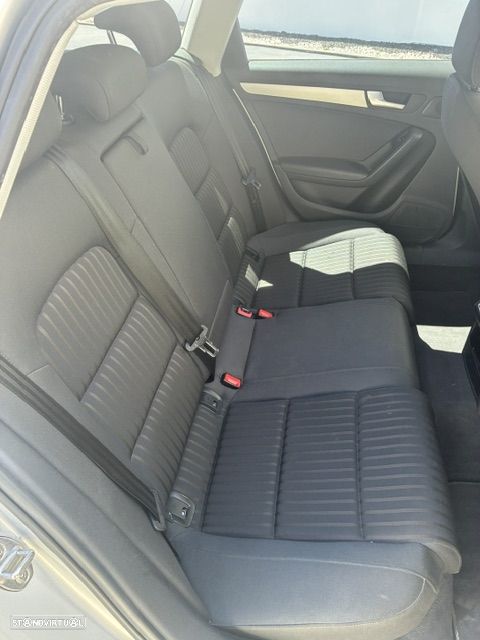 Audi A4 2.0 TDI DPF Ambition - 8