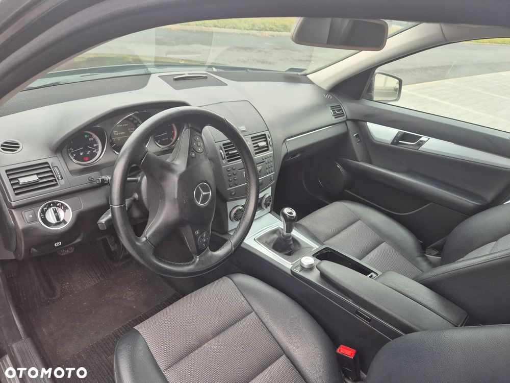 Mercedes-Benz Klasa C 200 CDI BlueEff Avantgarde - 8