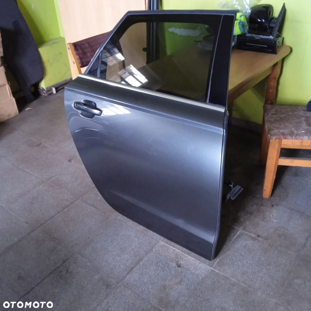 Drzwi tylne prawe A6 C7 kombi LZ7S - 1