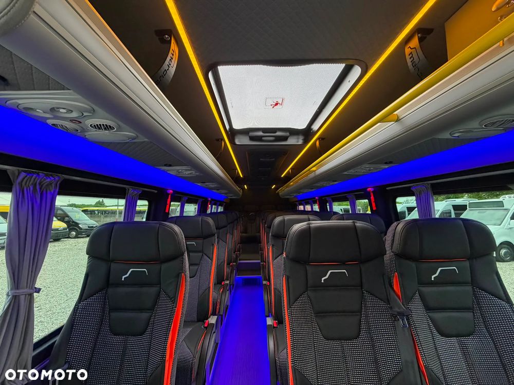 Mercedes-Benz Sprinter 519 - 23