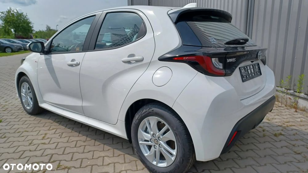Toyota Yaris - 4