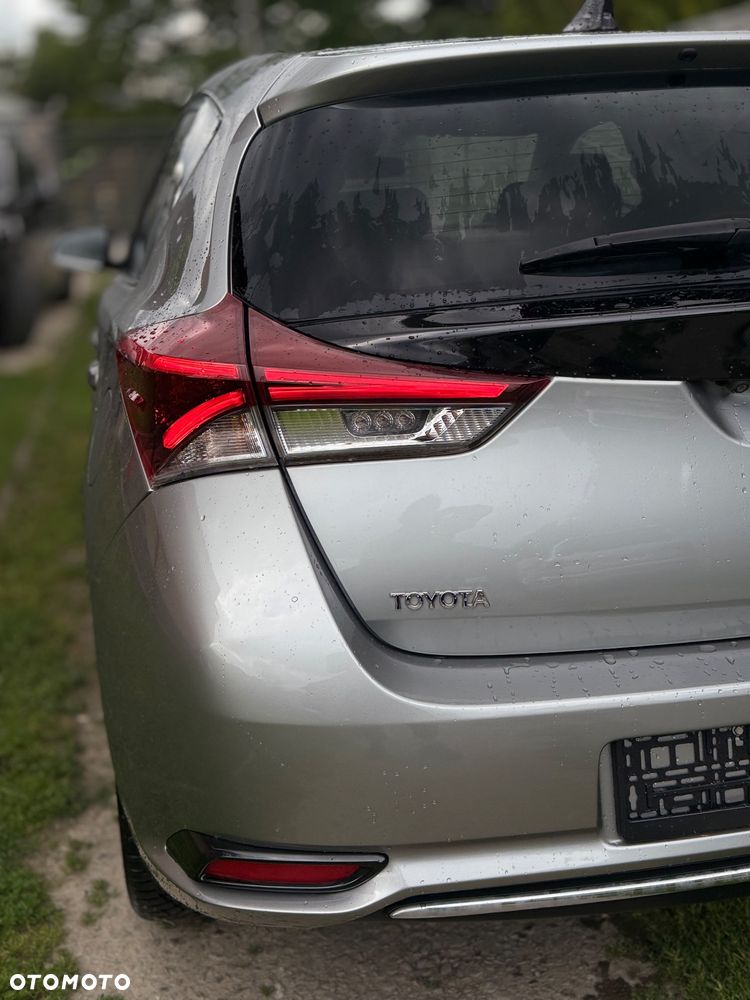 Toyota Auris 1.6 D-4D Prestige - 10