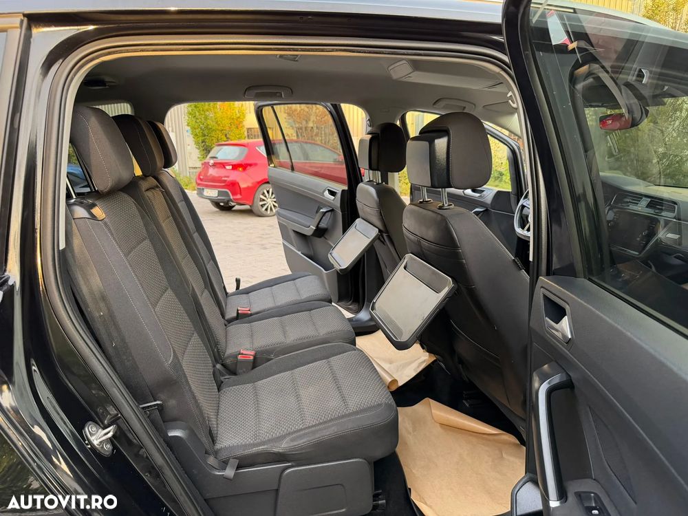 Volkswagen Touran - 9